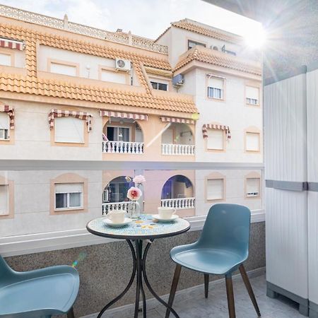 Apartamento Centrico Con Garaje Torrevieja Bagian luar foto