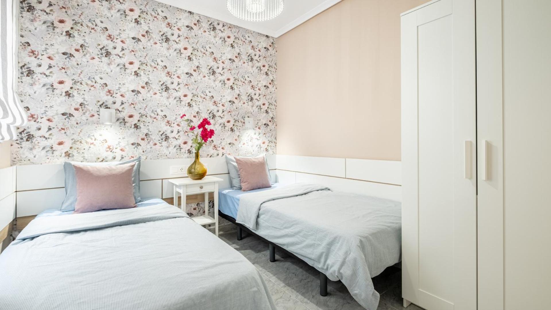 Apartamento Centrico Con Garaje Torrevieja Bagian luar foto