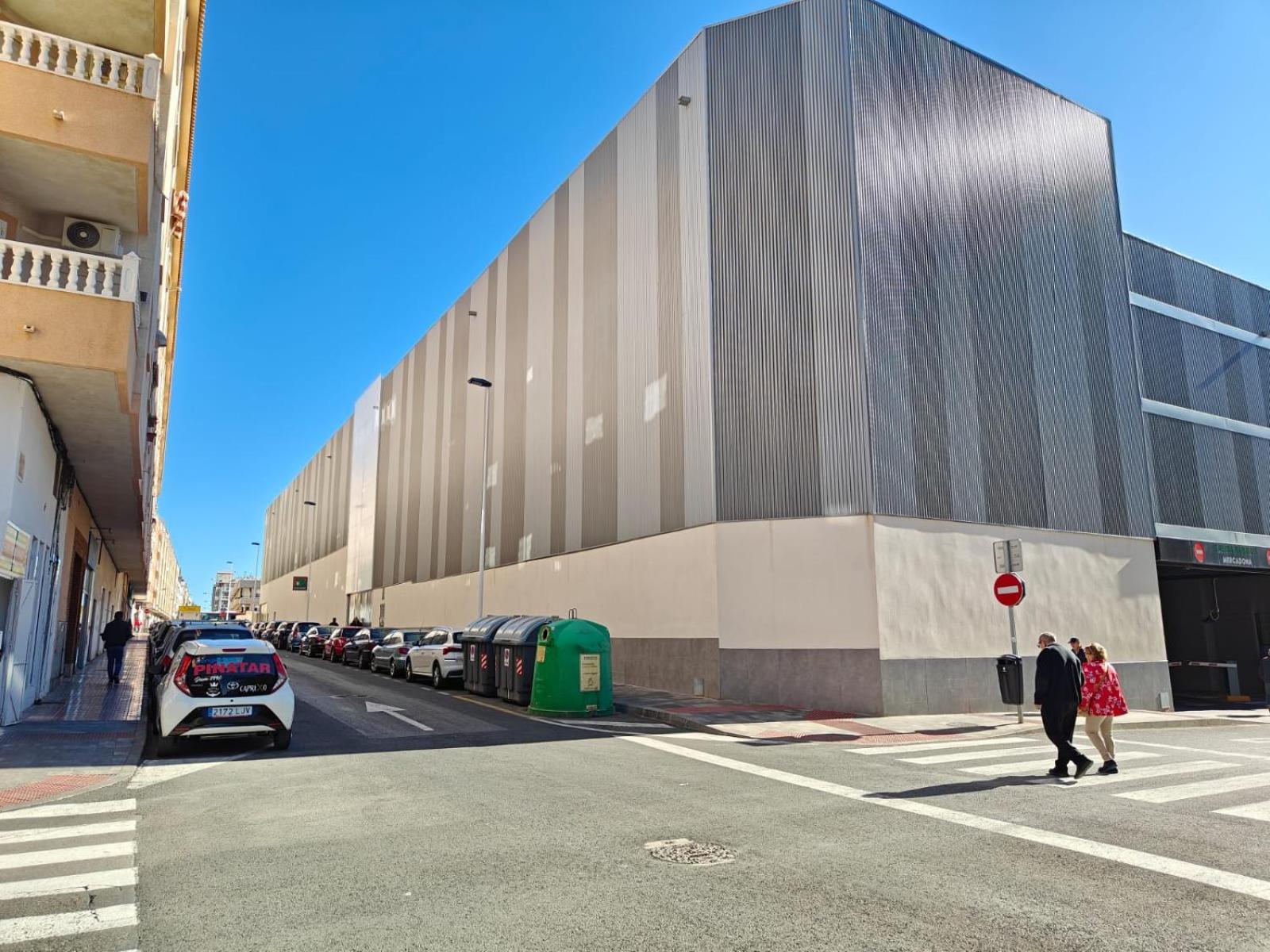 Apartamento Centrico Con Garaje Torrevieja Bagian luar foto