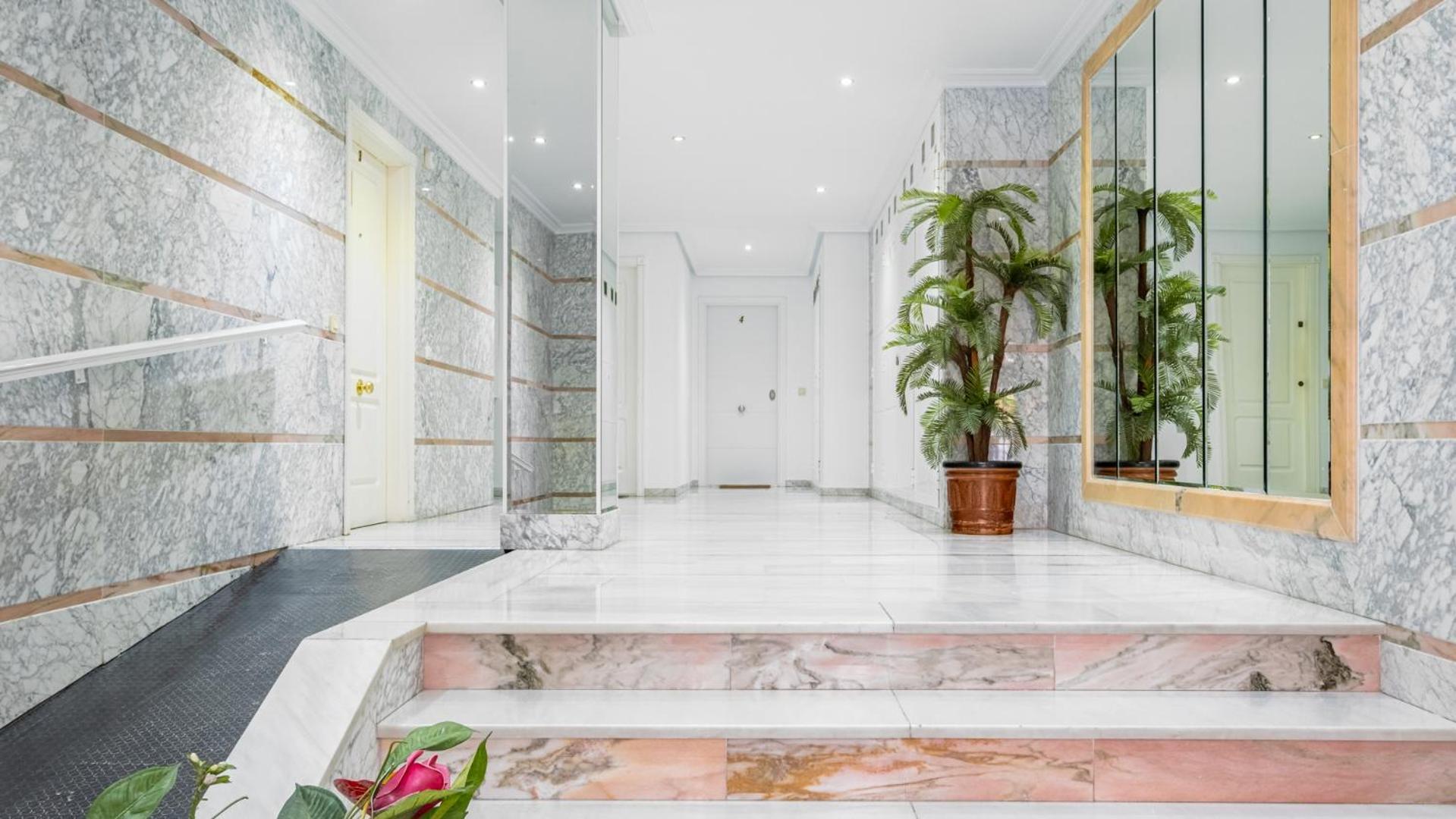 Apartamento Centrico Con Garaje Torrevieja Bagian luar foto